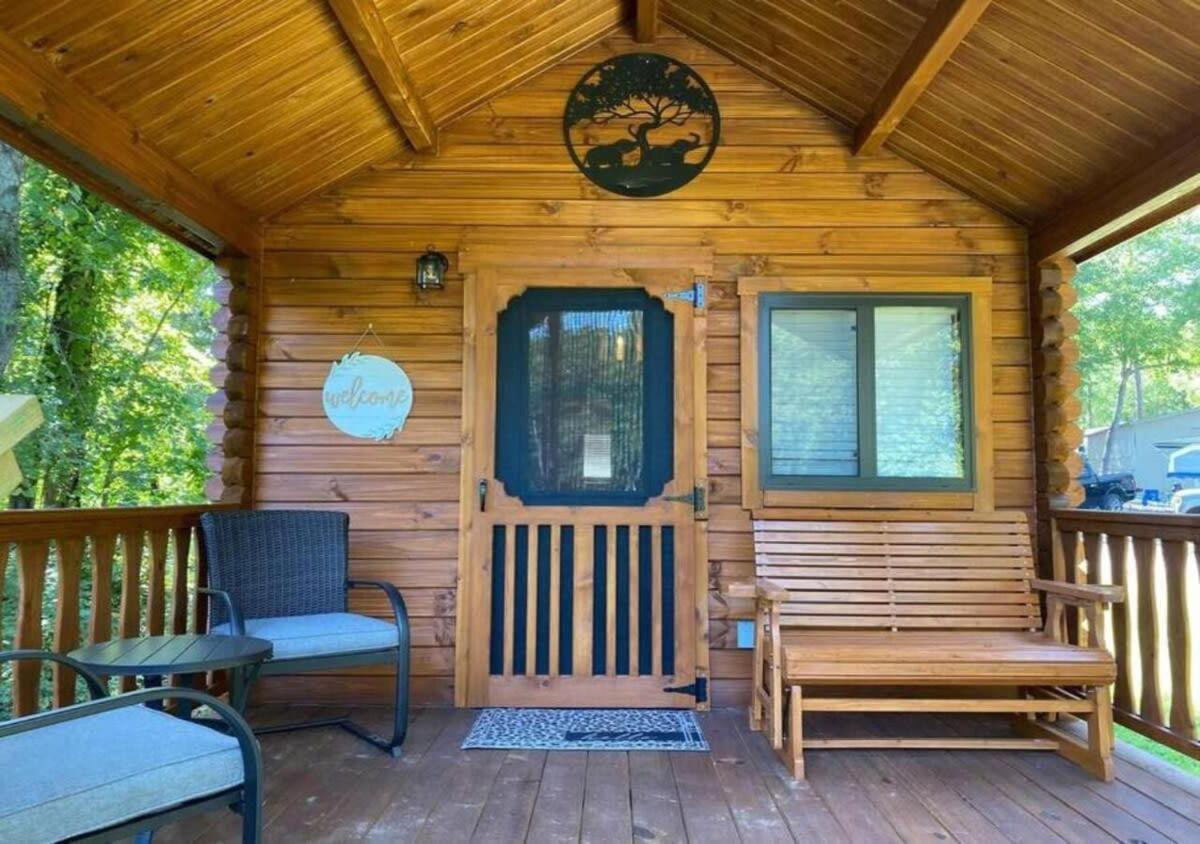 Serene 1Br Cabin Near Nc Z00 With Loft & Waterview Asheboro Eksteriør bilde