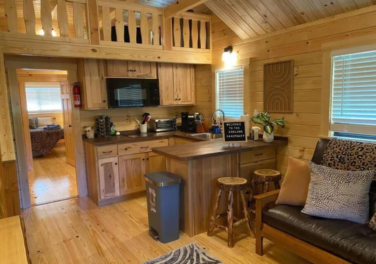 Serene 1Br Cabin Near Nc Z00 With Loft & Waterview Asheboro Eksteriør bilde