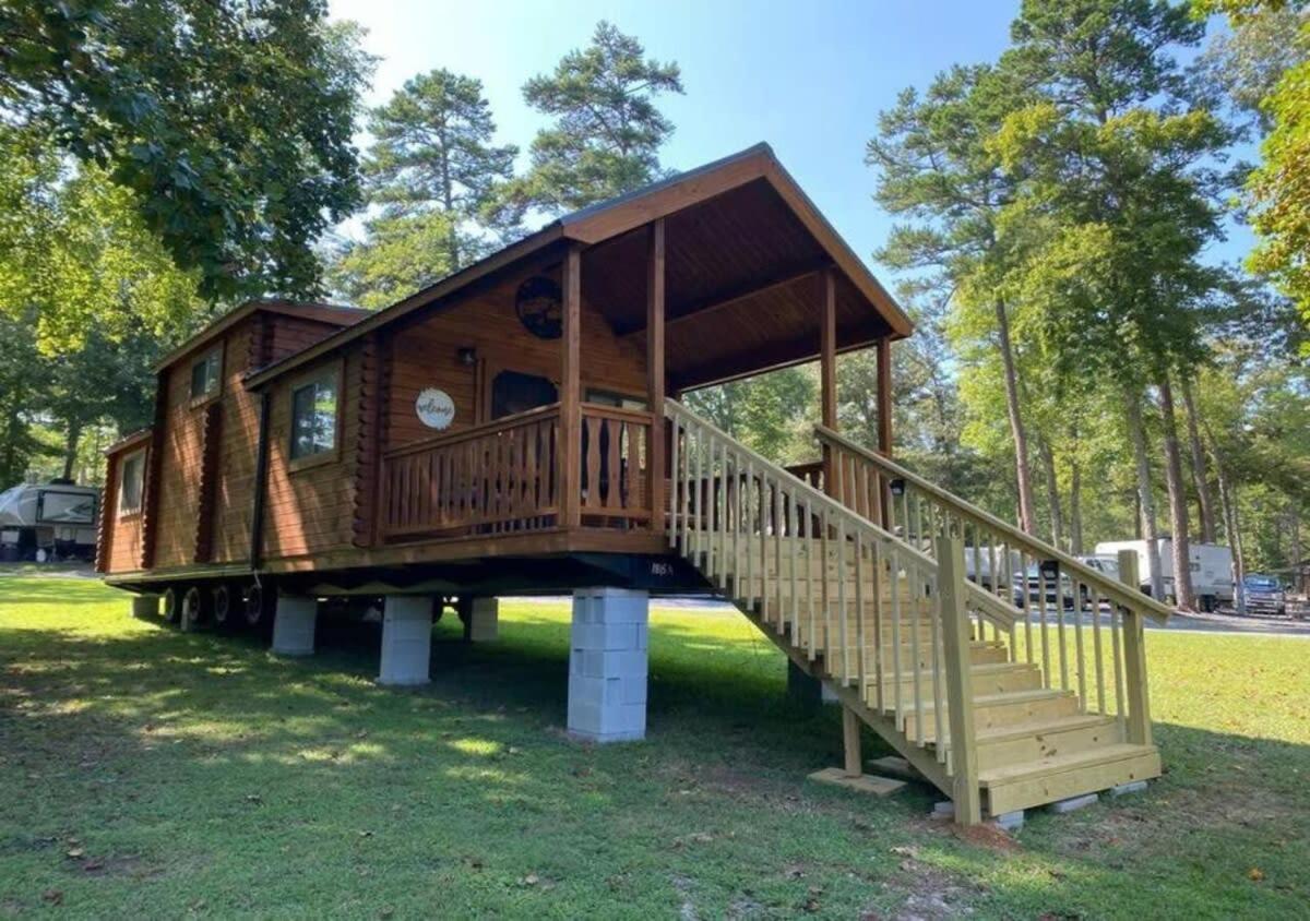Serene 1Br Cabin Near Nc Z00 With Loft & Waterview Asheboro Eksteriør bilde